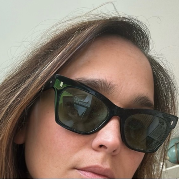 CELINE
Rectangular cat-eye sunglasses. Minimal signs of wear. - Picture 8 of 11